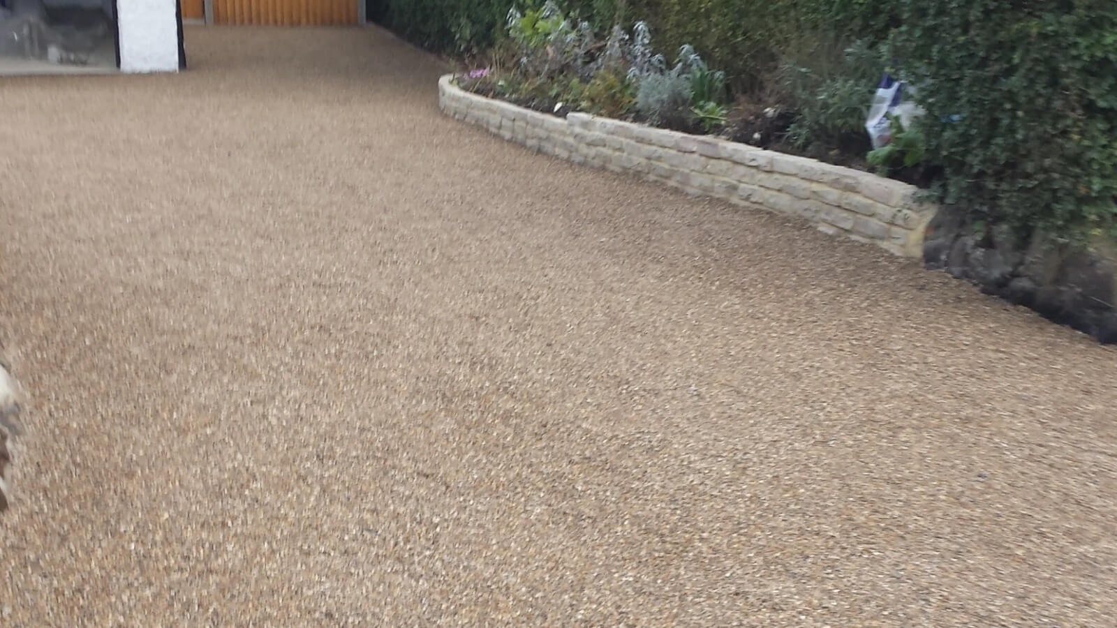 Tar and chip driveway installation