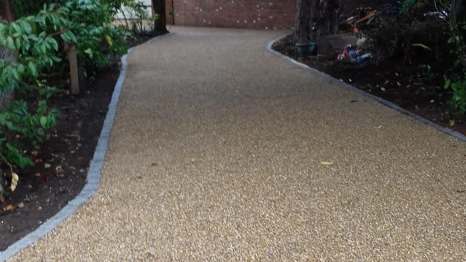 Tar and chip driveway installation in the UK