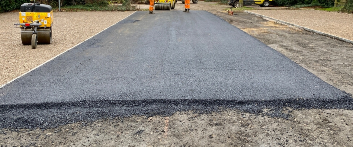 Installing a tarmac driveway 