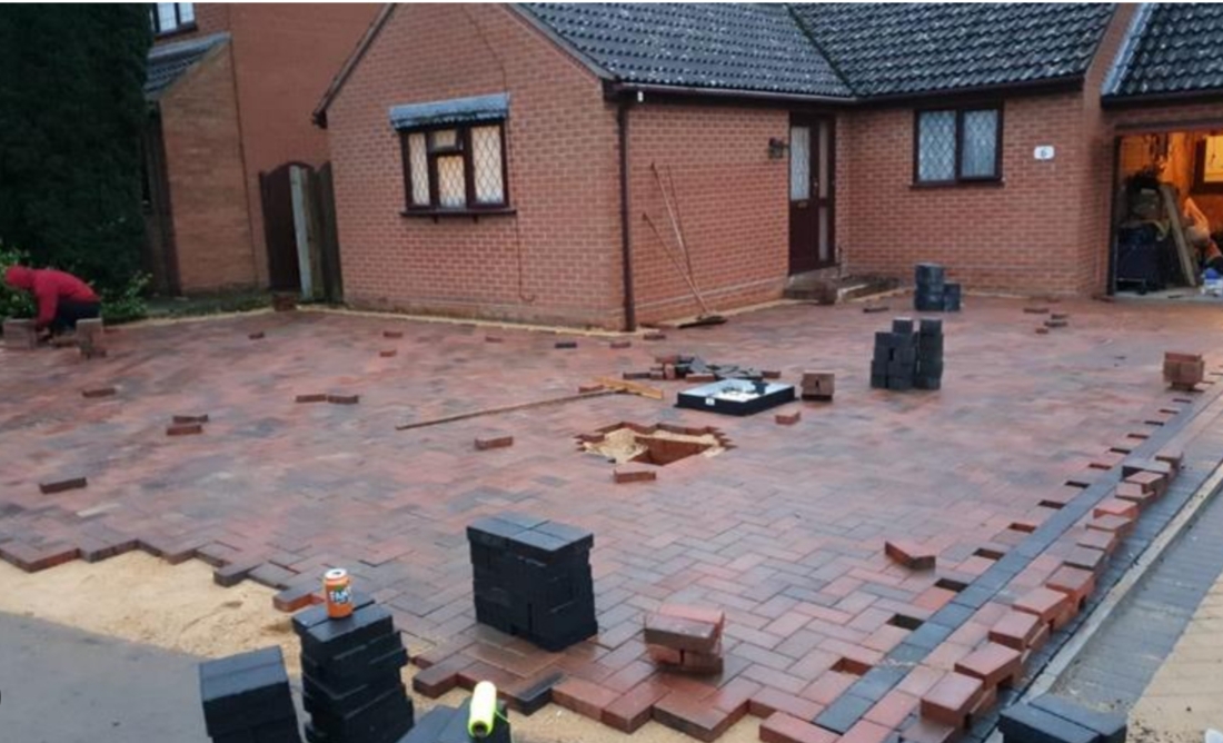 Installing block paving 